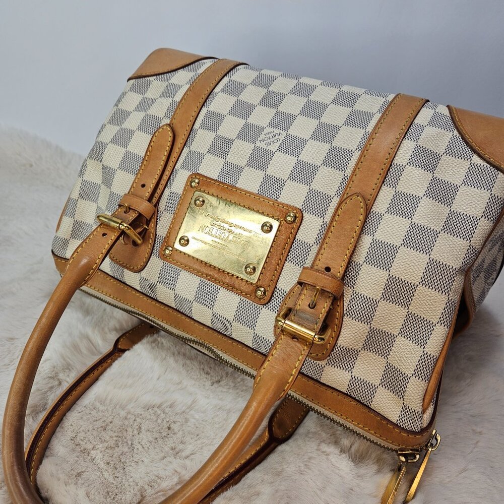 Louis Vuitton Berkeley Handbag - Picture 4 of 16